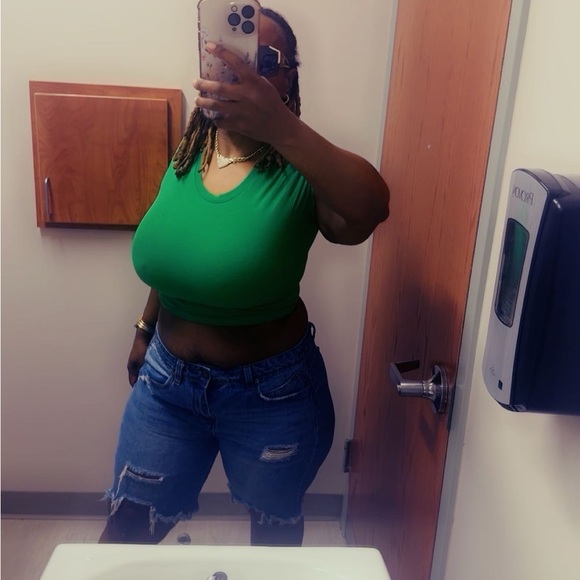 Meet your Posher, Crystal - Picture 14 of 14